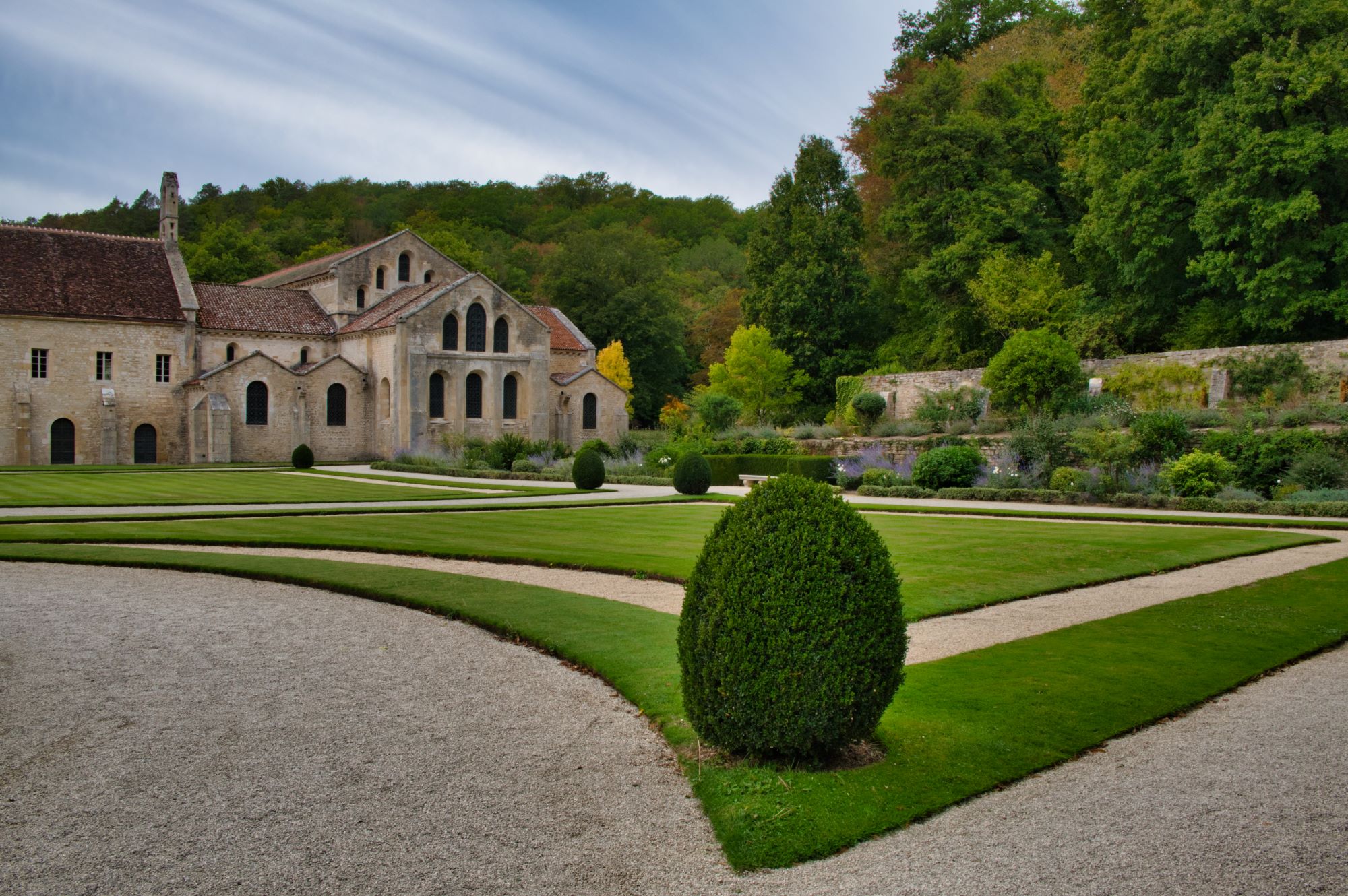 Замки, аббатства и шато. Аутентичные исторические городки и деревни Франции, где словно попадаешь в прошлое